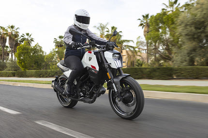 Με το urban PM-01 η Peugeot κάνει τη μεγάλη της επιστροφή στις μοτοσικλέτες