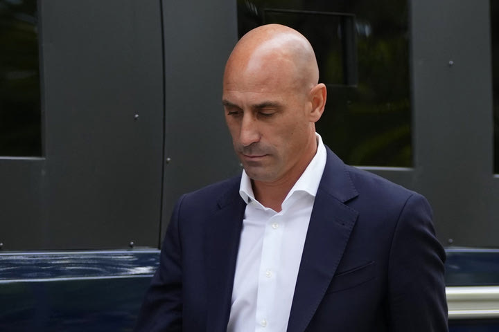 Πιθανή επανεκδίκαση της υπόθεσης για σεξουαλική επίθεση του Ρουμπιάλες στην Ερμόσο