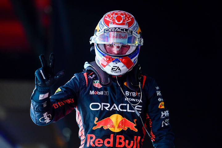 Έκλεστοουν: “Ο Φερστάπεν είναι ο καλύτερος οδηγός που έχω δει ποτέ”