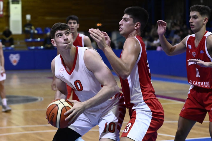 Ολυμπιακός – Πανερυθραϊκός 76-71: Σπάρταλης και Ροζακέας καθάρισαν το ντέρμπι για την πρεμιέρα του Rising Stars