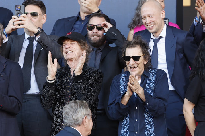 Μπαρτσελόνα – Ρεάλ: Οι Rolling Stones στο Μοντζουίκ έδωσαν χορευτικό σόου πριν από την έναρξη του clasico