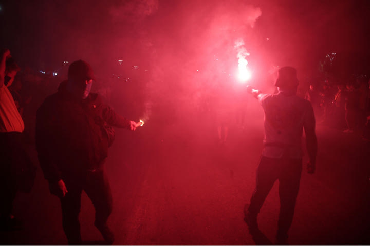 ΑΕΚ – Μαρσέιγ: Χαμός με τους φίλους των δύο ομάδων στη Νέα Φιλαδέλφεια