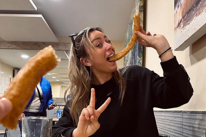Ο Τσιτσιπάς και η Μπαντόσα απολαμβάνουν churros στην Ισπανία
