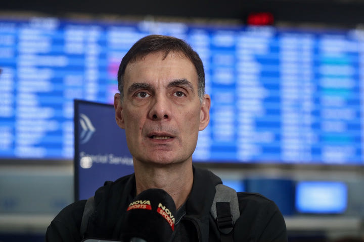 Μπαρτζώκας: “Πιθανό να πάρει χρόνο συμμετοχής ο Σίκμα, ανάλογα με το πώς θα πάει το παιχνίδι”
