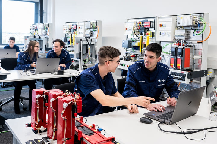 Εγκαίνια για το νέο Κέντρο Εκπαίδευσης του BMW Group στην κεντρική Ευρώπη