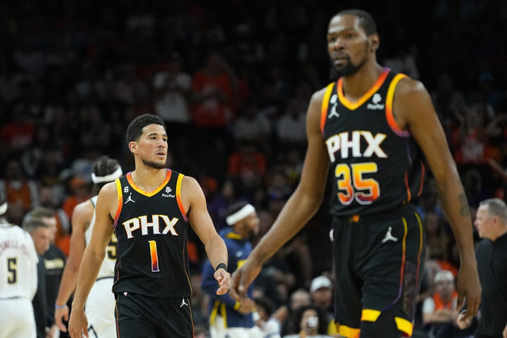 NBA: Ο Κέβιν Ντουράντ ήταν ασταμάτητος και οι Σανς επικράτησαν στα σημεία των Γιούτα Τζαζ