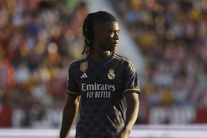 Ρεάλ Μαδρίτης: Εκτός δράσης για πάνω από έναν μήνα ο Καμαβινγκά