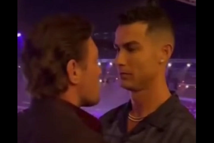 Ο Κριστιάνο Ρονάλντο προσπάθησε να κάνει stare down με τον Κόνορ ΜακΓκρέγκορ, αλλά έβαλε τα γέλια