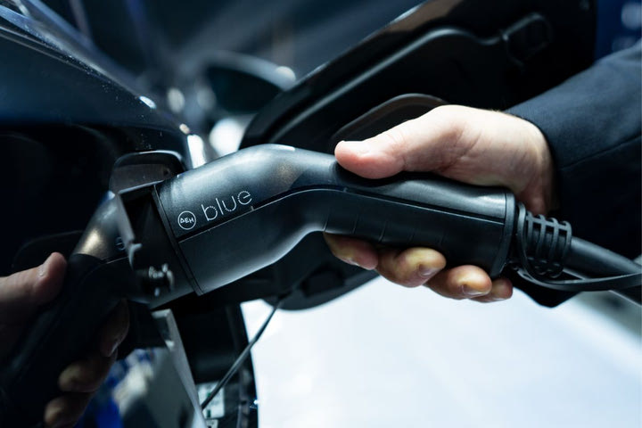 ΔΕΗ blue «Energy nights»: 20% έκπτωση για νυχτερινή φόρτιση  σε επιλεγμένα σούπερ μάρκετ