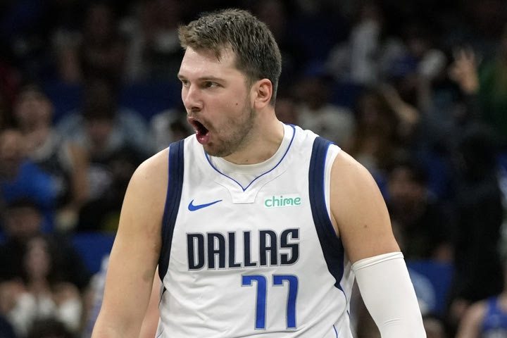 NBA τα αποτελέσματα της βραδιάς: Άνετα οι Νικς που θα βρεθούν στον δρόμο των Μπακς, μαγικός Ντόντσιτς με 41 πόντους κόντρα στους Ρόκετς