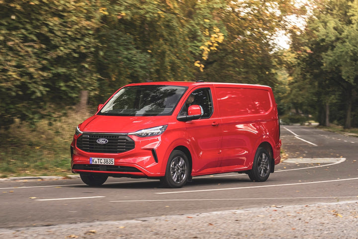 H Ford μας εξηγεί πως ένα εργοστάσιο αυτοκινήτων γίνεται “ματιά στο μέλλον”