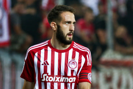 Τα μπλε παπούτσια του Κώστα Φορτούνη