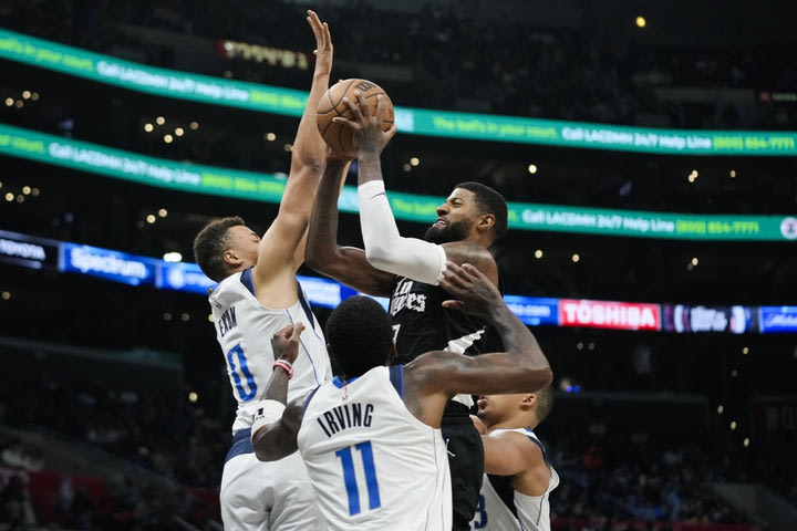 NBA: Επιβλητικοί Κλίπερς απέναντι στους Μάβερικς των Ντόντσιτς – Ίρβινγκ