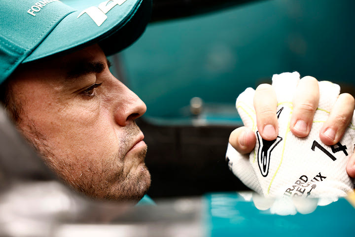 Ο Αλόνσο στη δίνη της φημολογίας: “Δεν το βλέπω να αποχωρώ ακόμη”