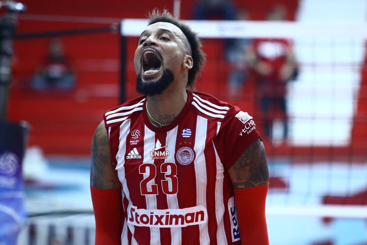 Ιντάλγκο: “Ευλογημένος που είμαι μέλος της οικογένειας του Ολυμπιακού – Δεν συγκρίνεται το συναίσθημα της κατάκτησης του Challenge Cup”