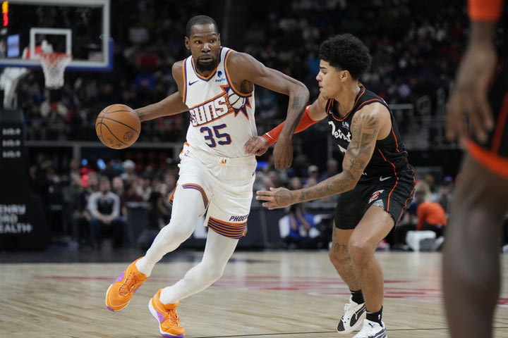 NBA: Ασταμάτητος Ντουράντ με 41 πόντους στη νίκη των Σανς, άνοιξαν λογαριασμό οι Γκρίζλις