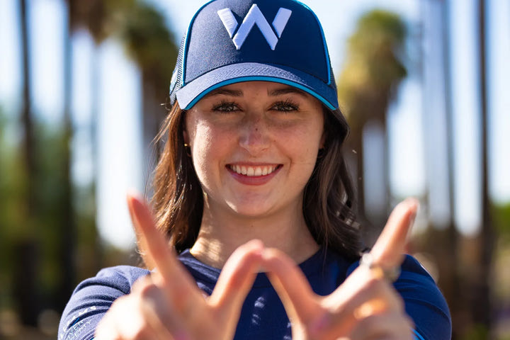 H κόρη του Κεν Μπλοκ, Λία, στην Ακαδημία νέων οδηγών της Williams