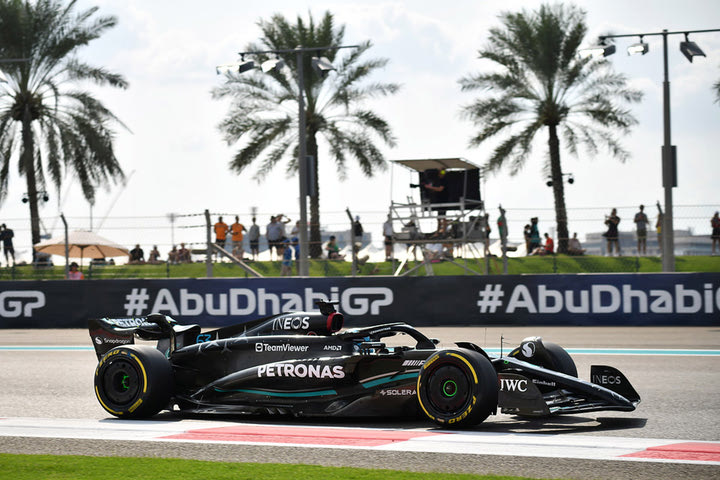 GP Άμπου Ντάμπι: Ράσελ και Νόρις στο ένα δέκατο στις τρίτες δοκιμές της Γιάς Μαρίνα