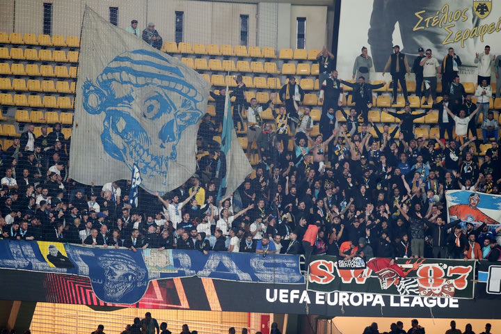 Οι οπαδοί της ΑΕΚ με αυτούς της Μαρσέιγ