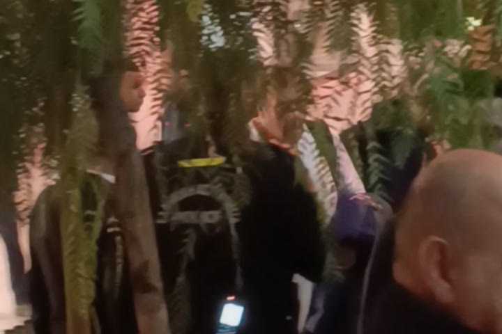 Αποθέωση για Εμπαπέ: Τo VIDEO του SPORT24 από την αναχώρηση της Γαλλίας από το Grand Hyatt