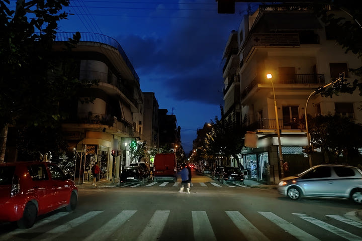 Πέντε tips για να οδηγείς τη νύχτα με ασφάλεια
