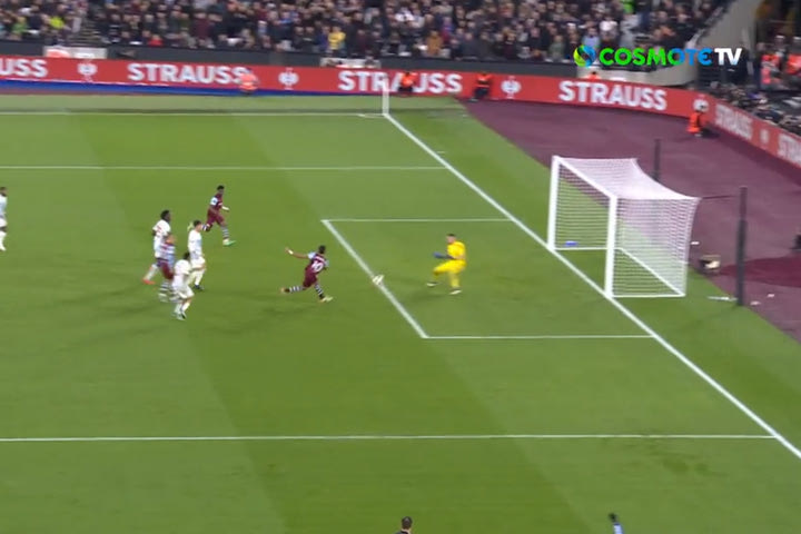 Γουέστ Χαμ – Ολυμπιακός: Ο βοηθός σήκωσε το σημαιάκι, αλλά ο Πακετά καλυπτόταν και έκανε το 1-0