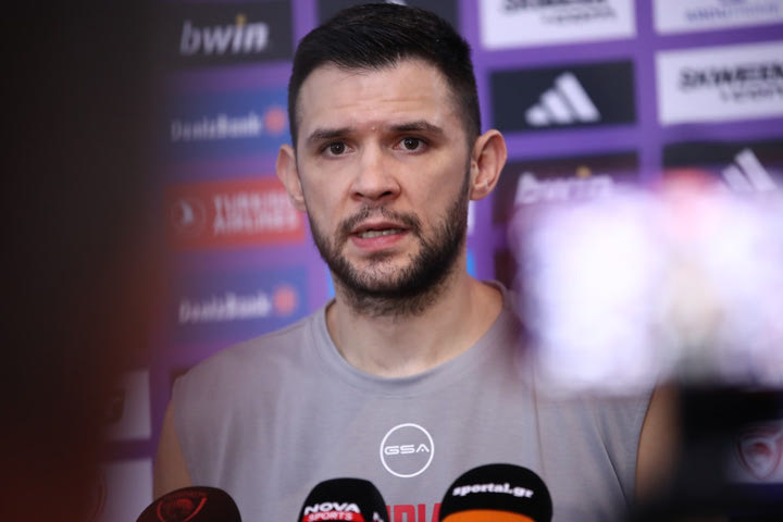 Παπανικολάου: “Ο καθένας να δώσει ό,τι μπορεί για να βγει η ομάδα αλώβητη”