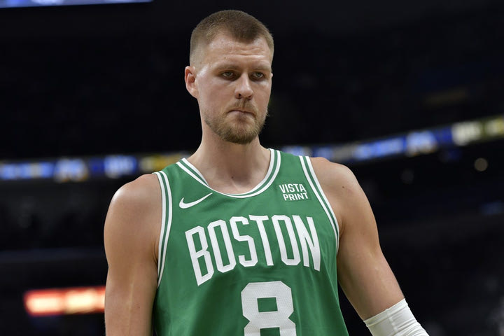 NBA Finals, Σέλτικς: Τελευταία στιγμή θα αποφασιστεί η συμμετοχή του Πορζίνγκις στο Game 3 με τους Μάβερικς