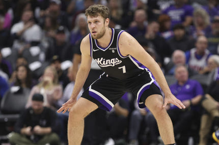 Σπερς – Κινγκς 120-129: Όργια του Φοξ με 43 πόντους, θετικός στο πρώτο μέρος ο Βεζένκοβ