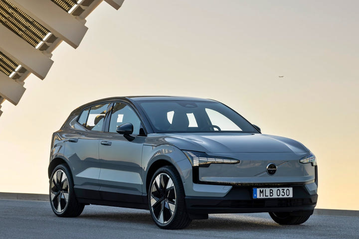 Το νέο μικρό ηλεκτρικό SUV της Volvo διεκδικεί τον τίτλο του Ευρωπαϊκού Αυτοκινήτου της Χρονιάς 2024