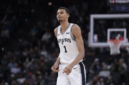 Ο Βενσάν Κολέ έψεξε τις αδυναμίες του Βικτόρ Γουεμπανιαμά μετά τις πρώτες εμφανίσεις του στο NBA