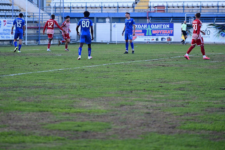 Αιγάλεω – Ολυμπιακός Β’: Σε τραγική κατάσταση ο αγωνιστικός χώρος στο Μαυροθαλασσίτης