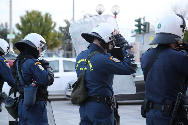 Ολυμπιακός – Παναθηναϊκός: Σε σοβαρή κατάσταση ο αστυνομικός που τραυματίστηκε στα επεισόδια, διακομίσθηκε στο Γενικό Κρατικό Νίκαιας