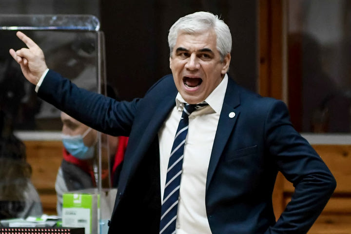 Ο Γιάννης Τζήμας παραιτήθηκε, η Μύκονος μιλάει με Σκαραφίγκα
