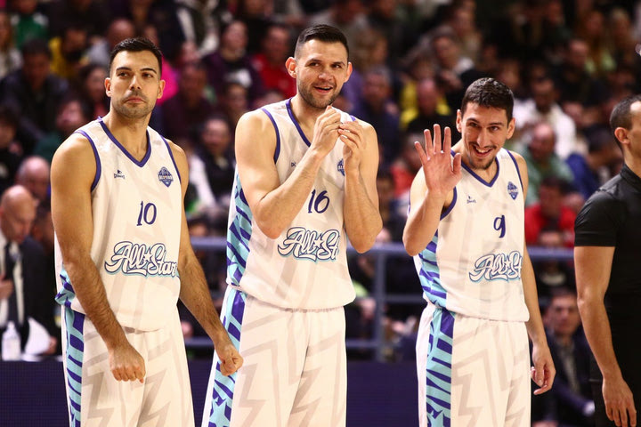 Ο Τόμας Γουόκαπ έκανε φάουλ στην “ποδιά” του Λαρεντζάκη κι εκείνος ζήτησε αντιαθλητικό