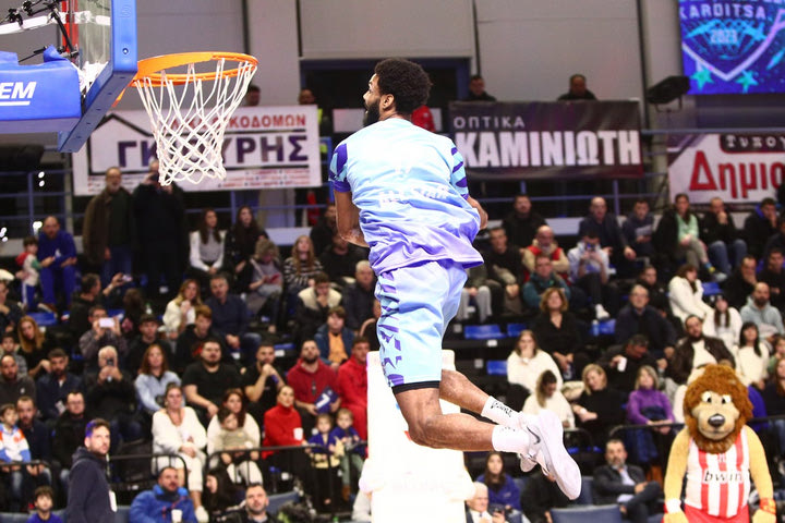 All Star Game: Το μεγάλο σόου από τον διαγωνισμό καρφωμάτων στην Καρδίτσα, με νικητή τον Νέιτ Ρένφρο