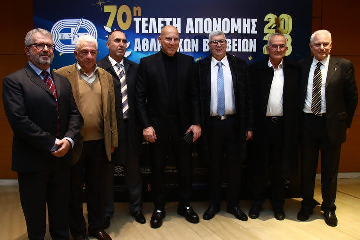 Ο ΠΣΑΤ τίμησε τον Νίκο Γκάλη για την προσφορά του στον αθλητισμό και στην κοινωνία