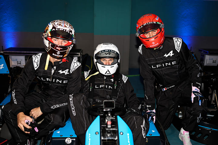 Ο Ζιντάν έκανε Καρτ και έπαιξε ποδόσφαιρο με τους Γκασλί και Οκόν