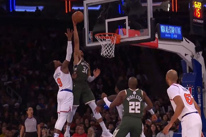 NBA, Γιάννης Αντετοκούνμπο: Το απίθανο κάρφωμα του “Greek Freak” στο Νο2 του Top-10 των Χριστουγέννων