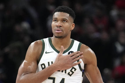 Μπακς – Χοκς 132-121: Ο Γιάννης Αντετοκούνμπο έγραψε το πρώτο του triple-double στη φετινή σεζόν