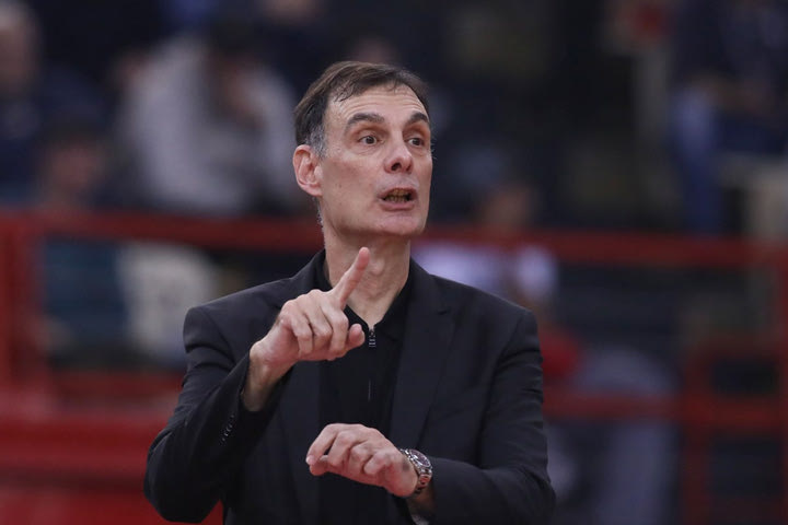 Μπαρτζώκας: “Πήγαμε σε αδόκιμα σχήματα, σε πεντάδες που δεν έχουν παίξει ποτέ μαζί”