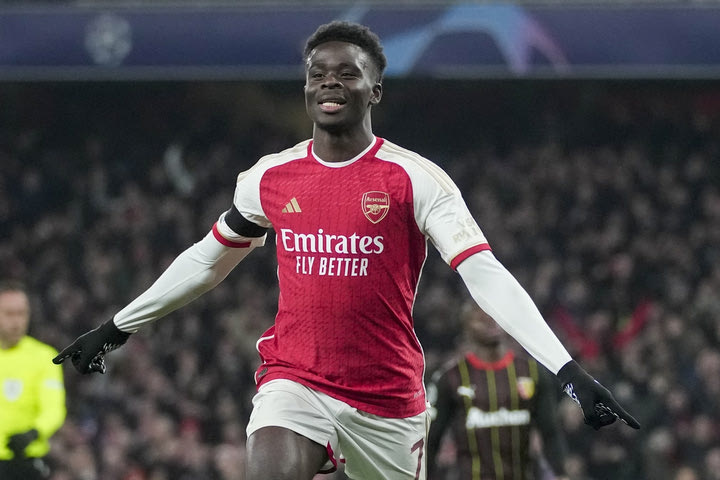 Άρσεναλ: Ο Μπουκαγιό Σάκα έκανε πρόταση γάμου στην επί πέντε χρόνια σύντροφό του