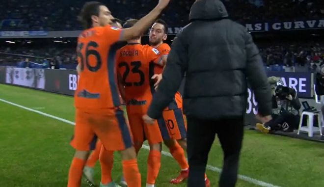 Το 1-0 της Ίντερ στο “Μαραντόνα” με το εξαιρετικό σουτ του Τσαλχάνογλου