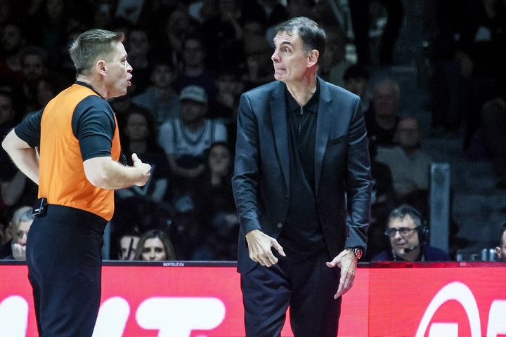 Μπαρτζώκας: “Πρέπει να σηκώσουμε τα κεφάλια μας, πρέπει να αναλύσουμε πως χάσαμε”