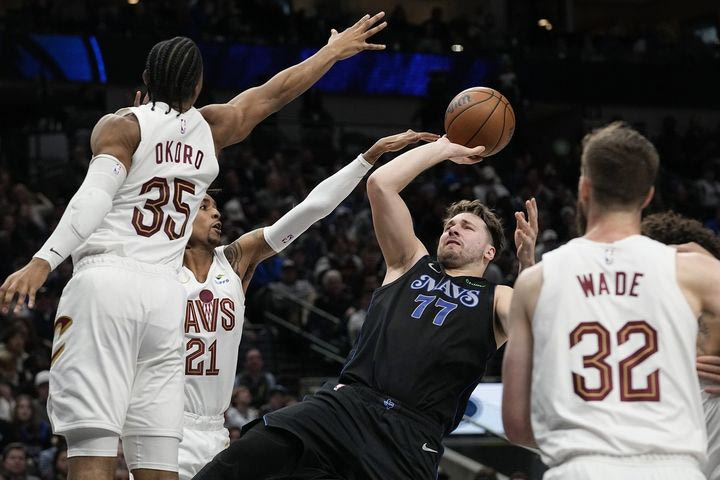NBA: Απίθανοι Καβαλίερς, επέστρεψαν από το -20 και νίκησαν με 113-110 τους Μάβερικς του τρομερού Ντόντσιτς στο Ντάλας