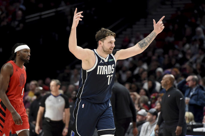 NBA, ο Ντόντσιτς σε ρόλο Άγιου Βασίλη: Πήρε δώρο σε όλους τους συμπαίκτες και προπονητές του από ένα ηλεκτρικό ποδήλατο