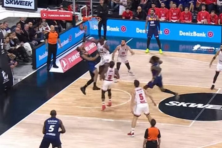 EuroLeague: Η τάπα του Φαλ που οδήγησε σε ασίστ του Λαρεντζάκη στον Κάναν στο Νο4 του Top-10 της 16ης αγωνιστικής