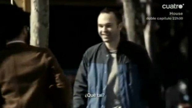 Κασίγιας, Ινιέστα ζητούν αγκαλιές και αυτόγραφα από περαστικούς!