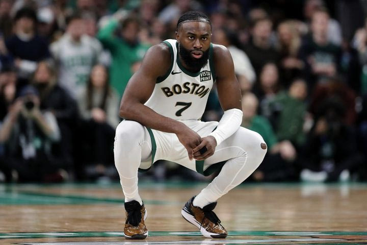NBA, τα αποτελέσματα της βραδιάς: Οριακή νίκη των Σέλτικς επί των Ράπτορς, ο Μάξι εκτέλεσε τους Ρόκετς