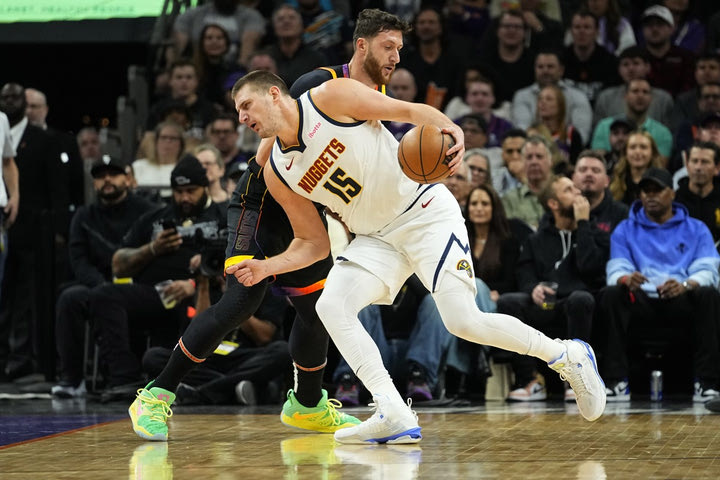 NBA: Οι Νάγκετς άλωσαν το Φοίνιξ με ηγέτη τον Γιόκιτς, παρά τις προσπάθειες των Ντουράντ – Νούρκιτς